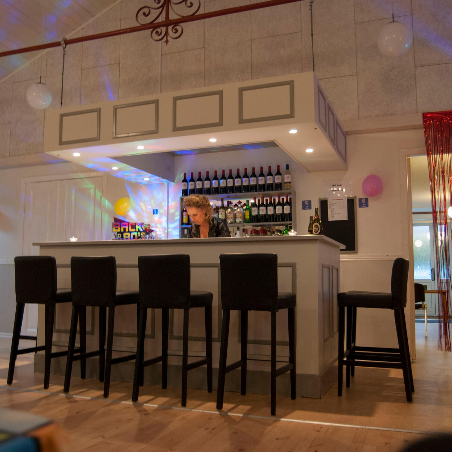 Baren i forsamlingshuset Baren i forsamlingshuset